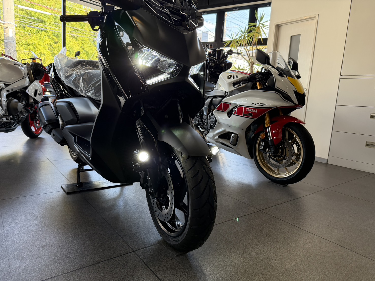 【X-MAX】LEDフォグランプを取付！冬の通勤・夜間走行が圧倒的に安心に【YSP大阪鶴見】